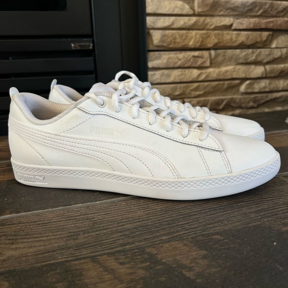 Puma All-White Smash V2 Style 365208-04 Athleisure Retro Fashion Sneakers SZ 8.5